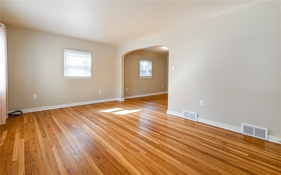 633 Roosevelt Ave