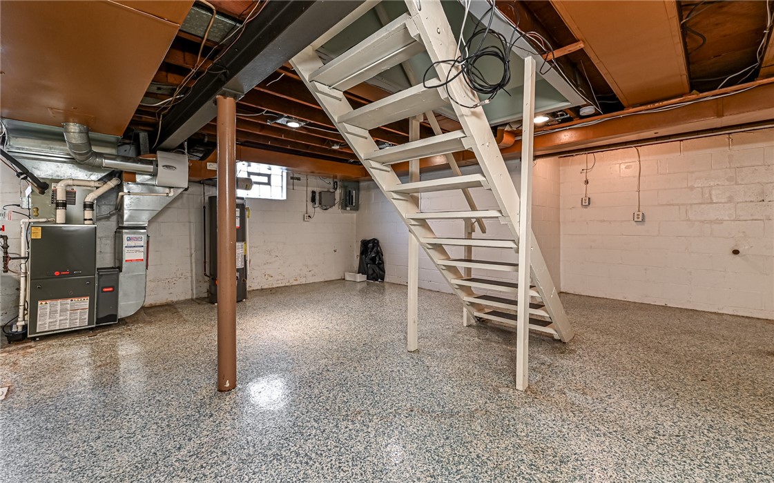 633 Roosevelt Ave