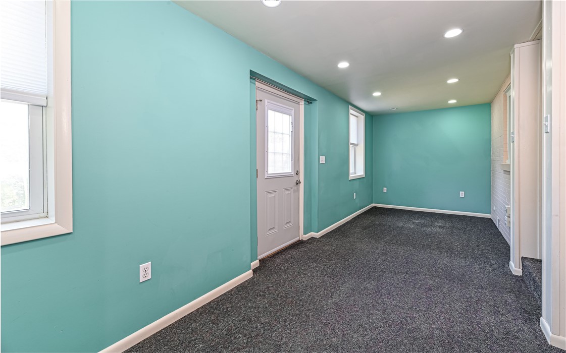 633 Roosevelt Ave