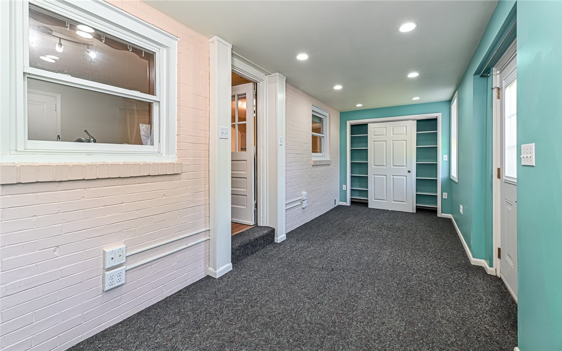 633 Roosevelt Ave