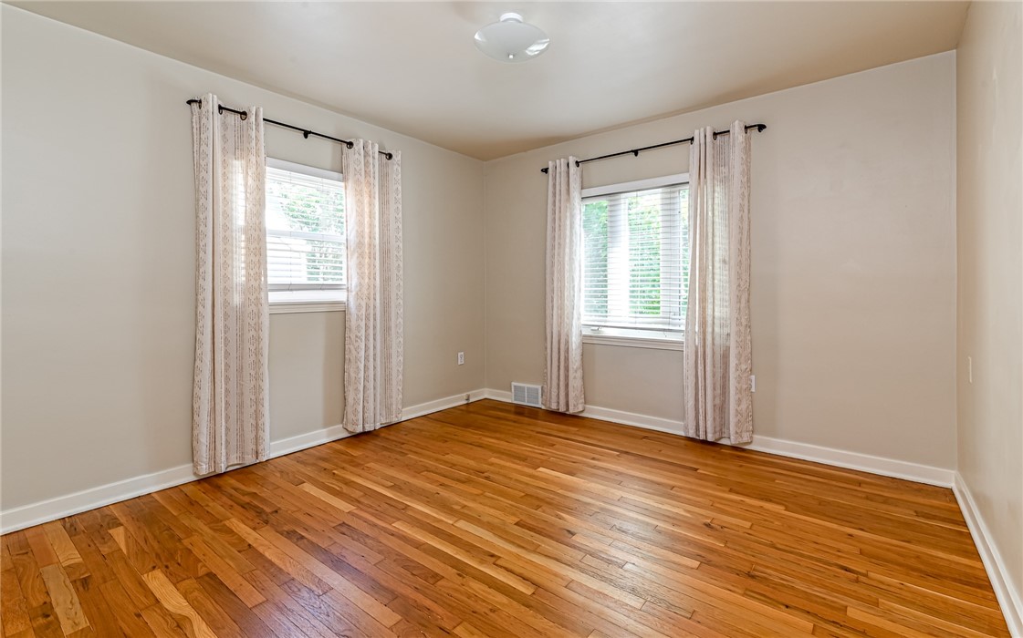 633 Roosevelt Ave