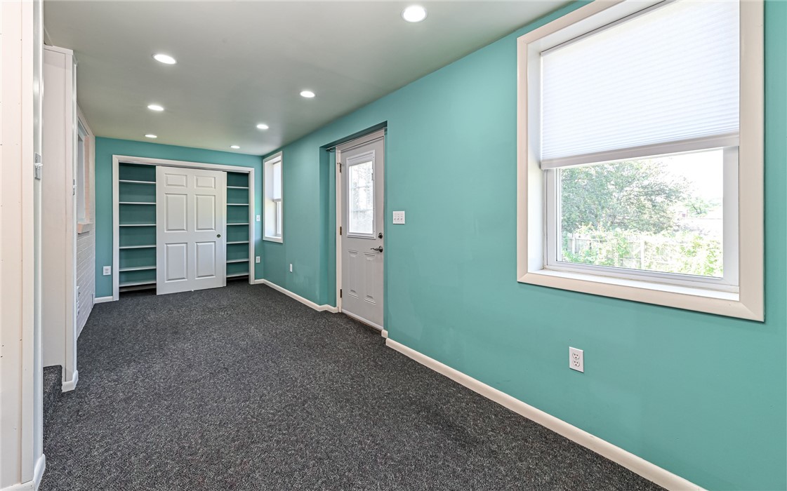 633 Roosevelt Ave