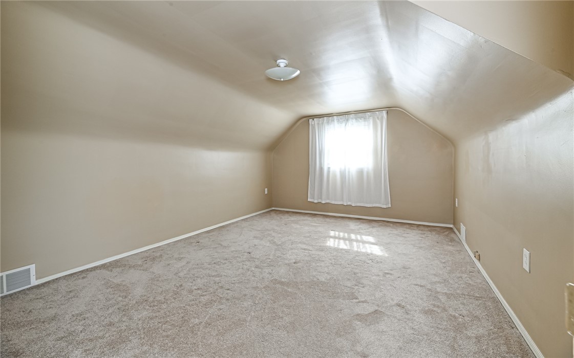 633 Roosevelt Ave