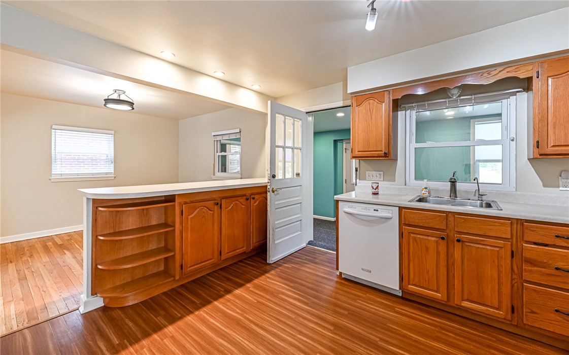 633 Roosevelt Ave