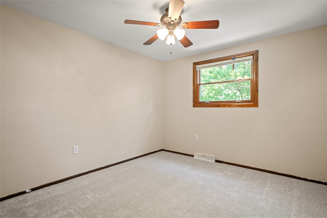 16 Sterling Dr