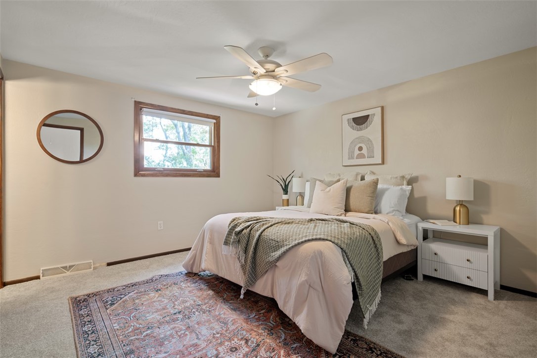 16 Sterling Dr