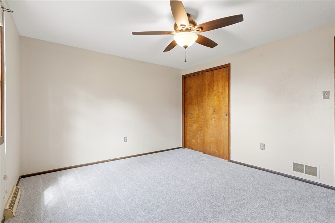 16 Sterling Dr
