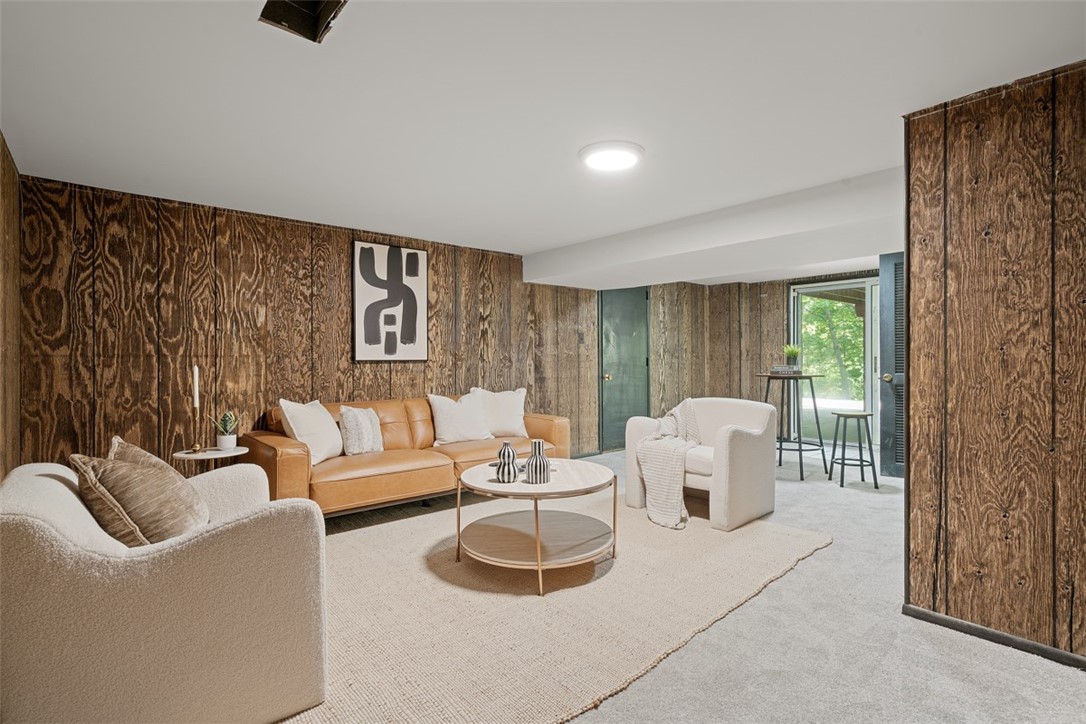 16 Sterling Dr