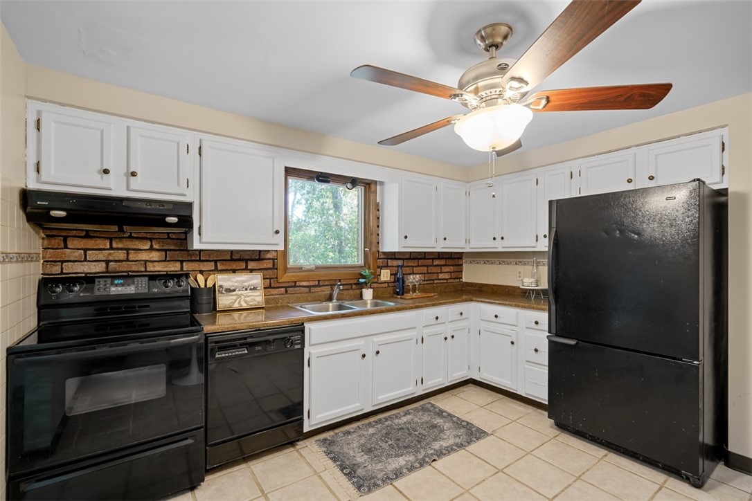 16 Sterling Dr