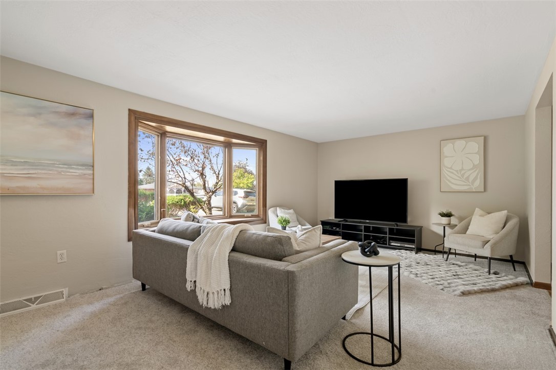 16 Sterling Dr