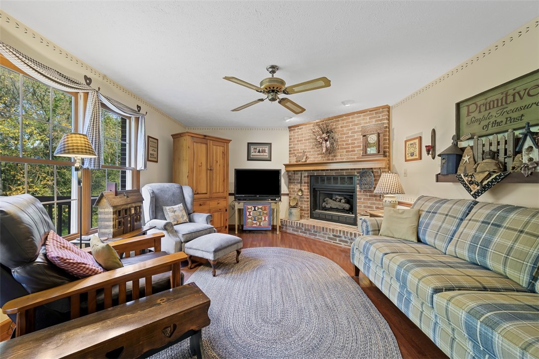 2379 Delo Dr