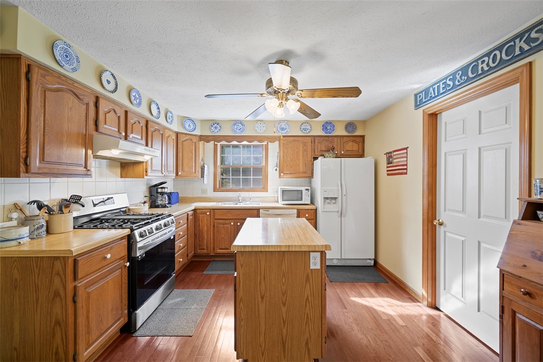 2379 Delo Dr