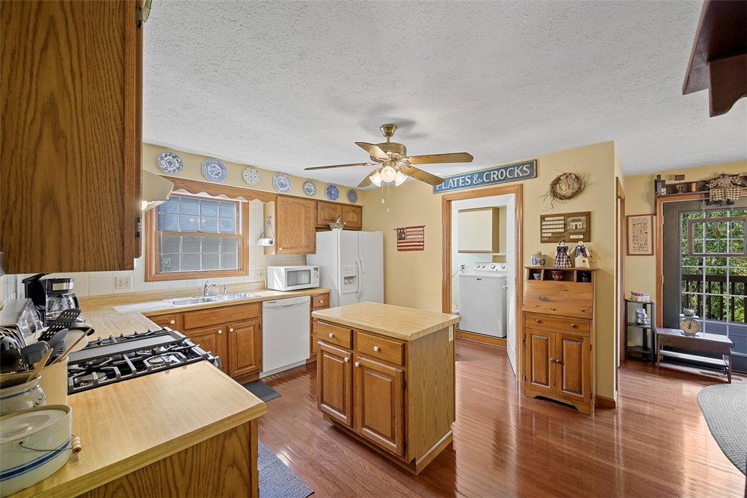 2379 Delo Dr