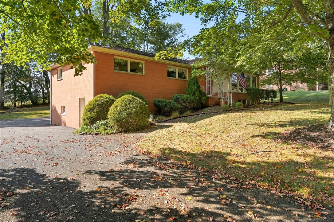 126 Meadowbrook Rd