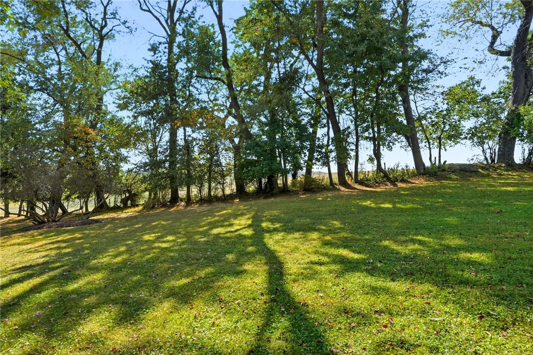 126 Meadowbrook Rd