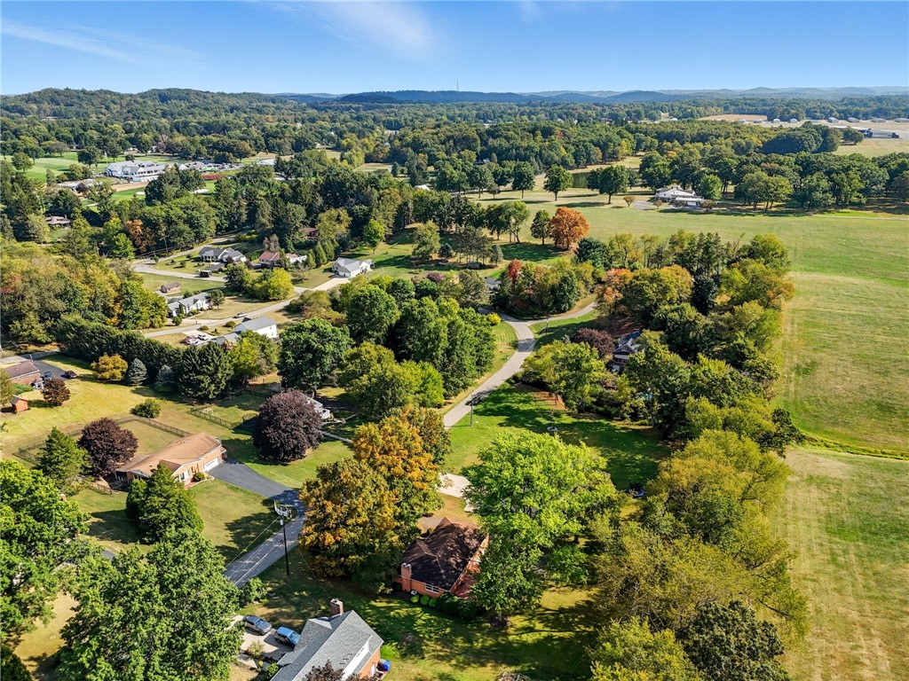 126 Meadowbrook Rd