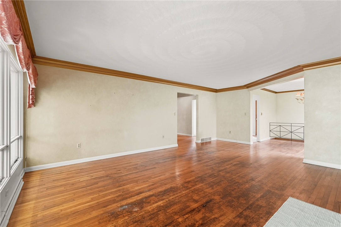 126 Meadowbrook Rd