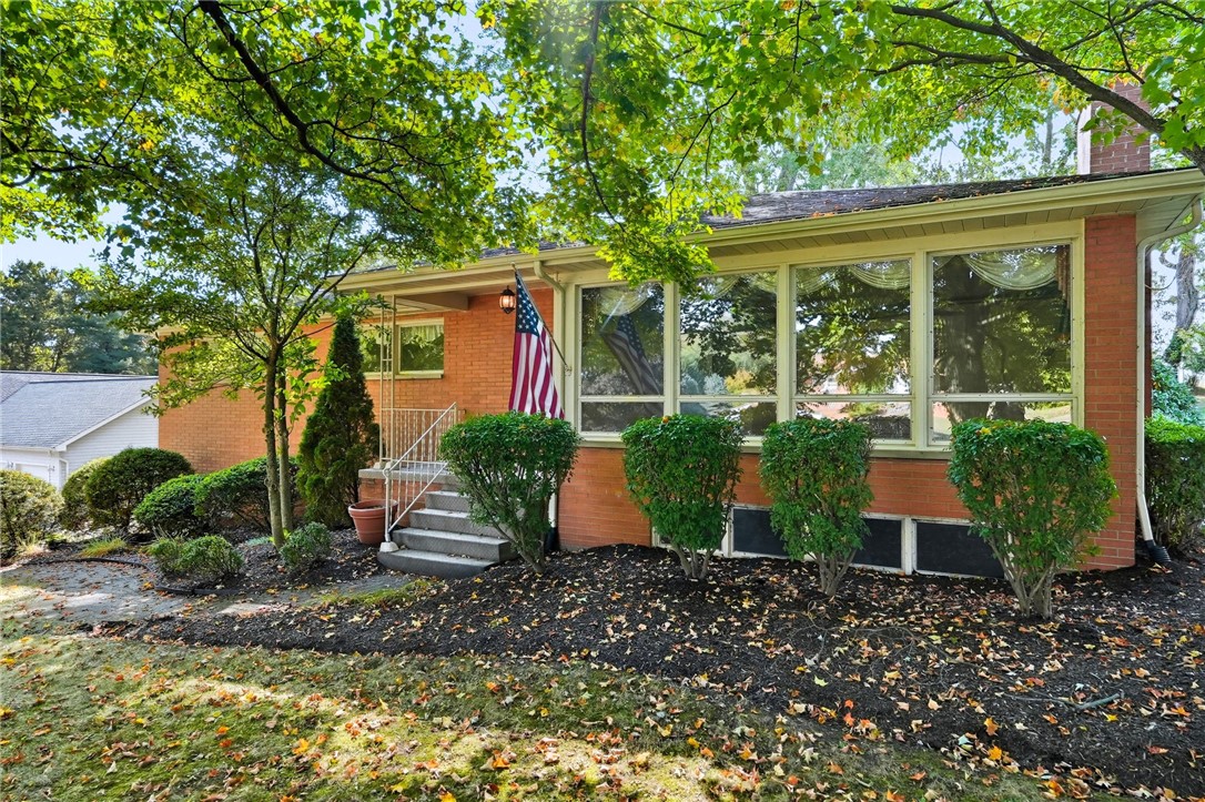 126 Meadowbrook Rd