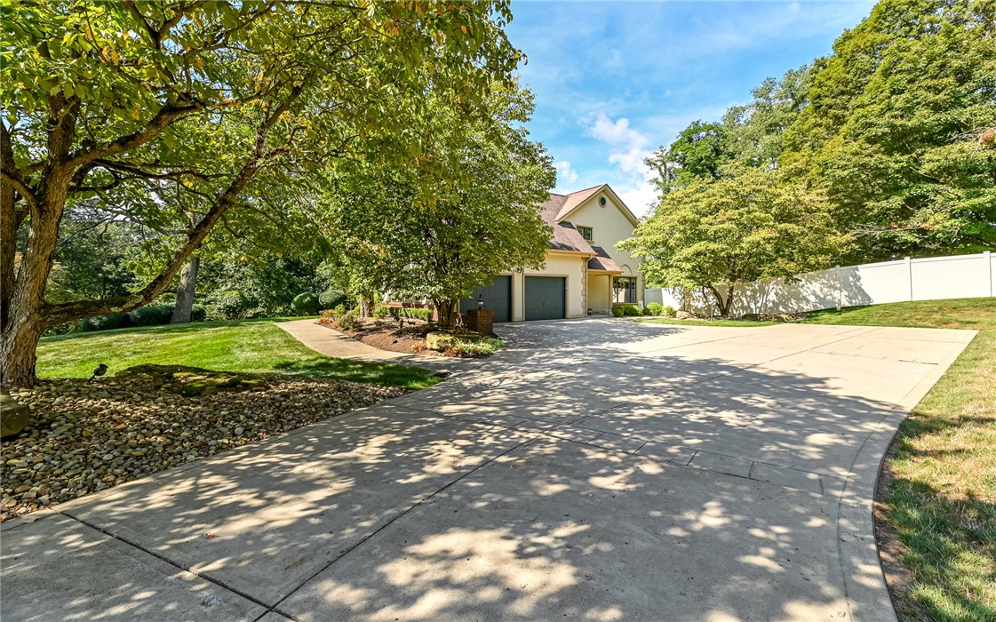 4267 Laurel Ridge Dr