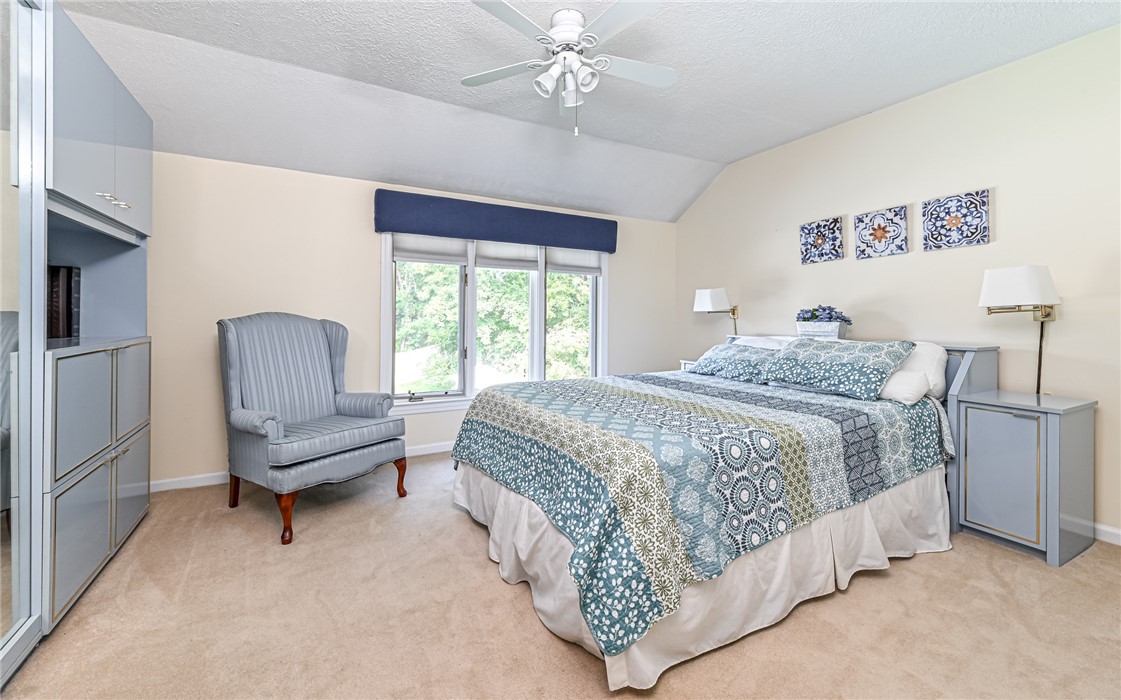 4267 Laurel Ridge Dr