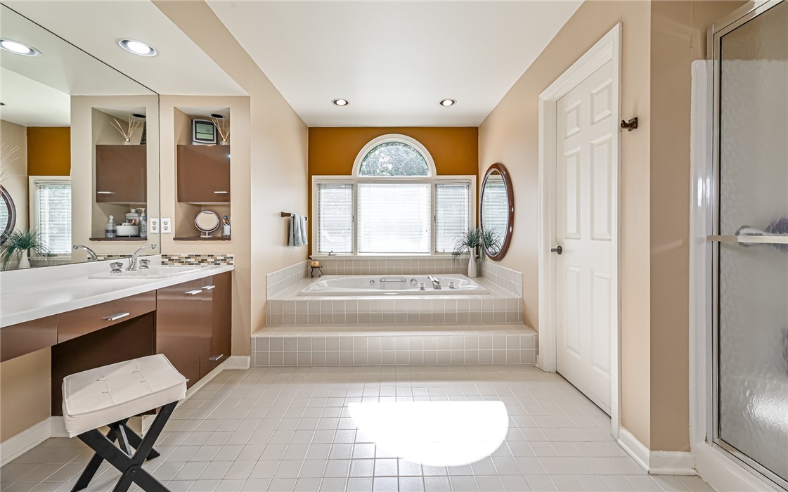 4267 Laurel Ridge Dr