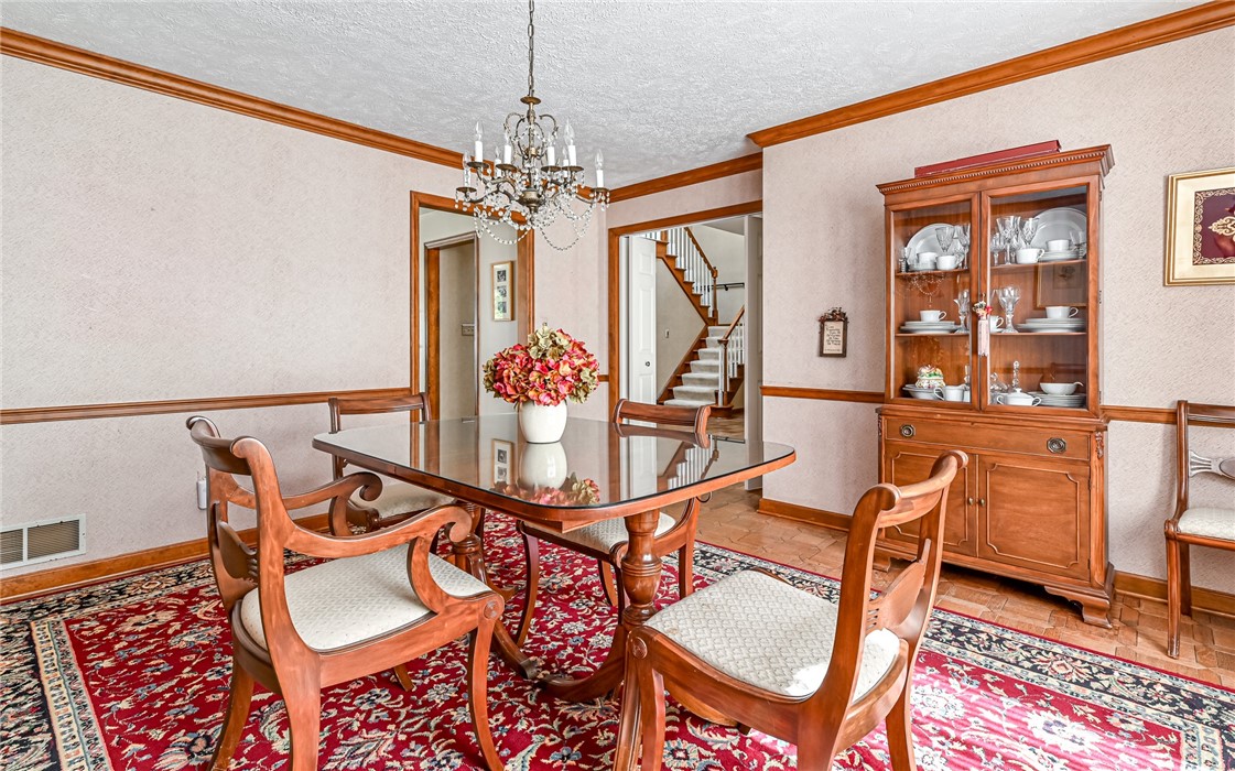 4267 Laurel Ridge Dr