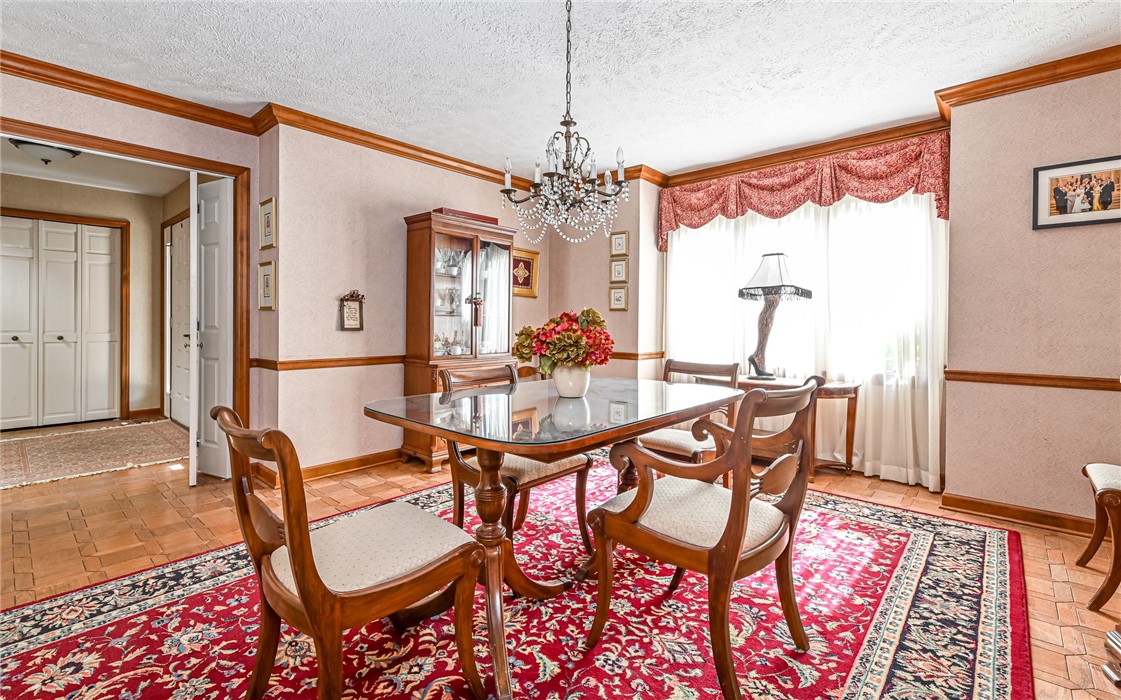 4267 Laurel Ridge Dr