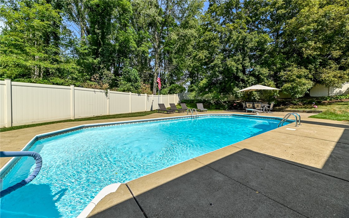4267 Laurel Ridge Dr