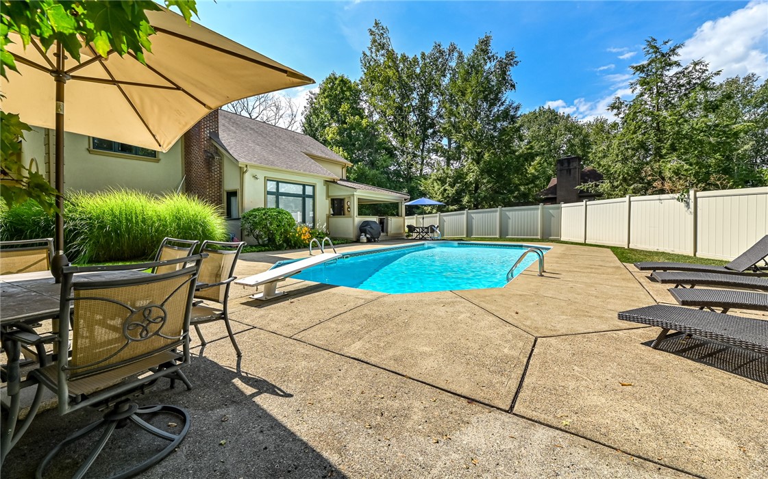 4267 Laurel Ridge Dr