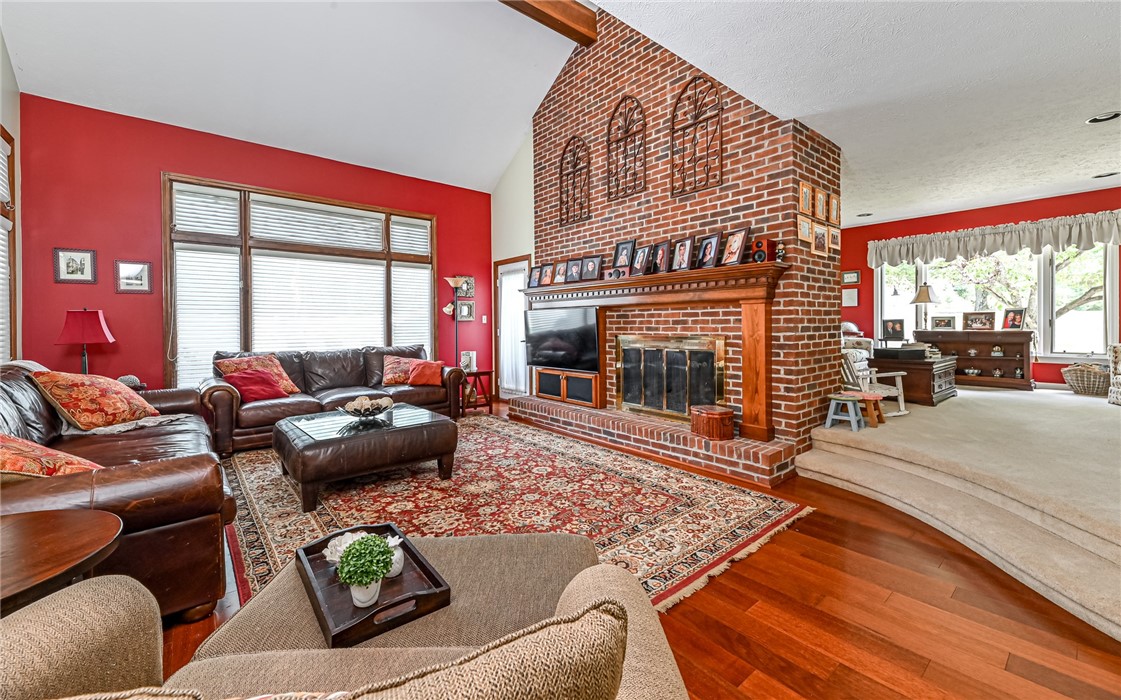 4267 Laurel Ridge Dr