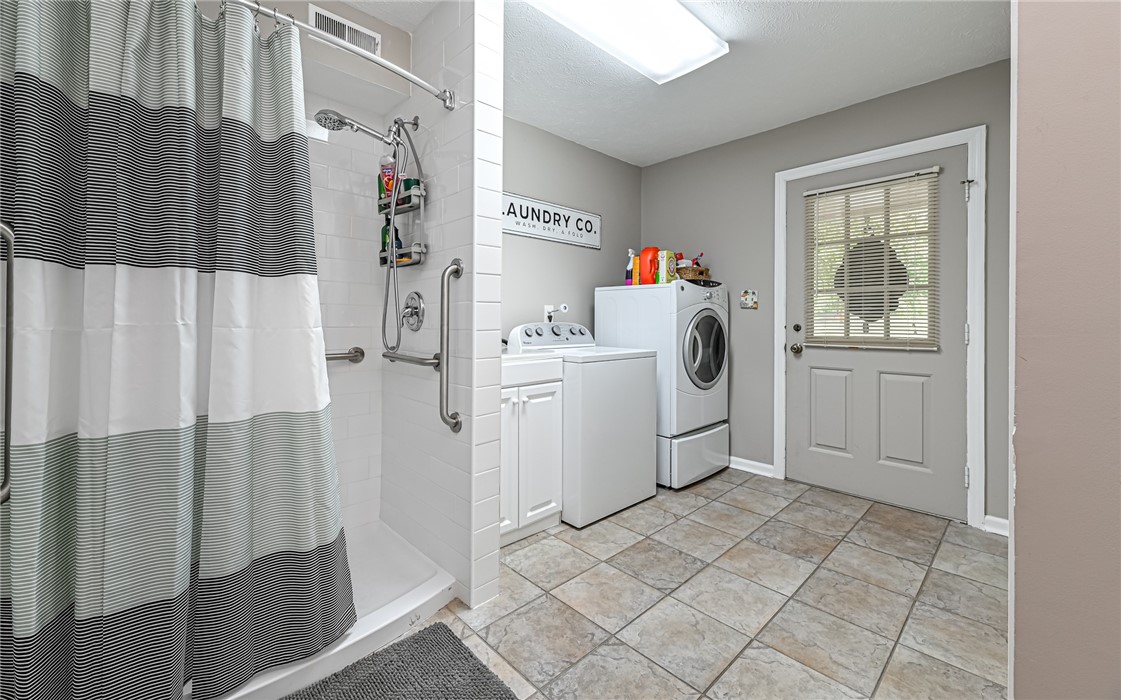 4267 Laurel Ridge Dr