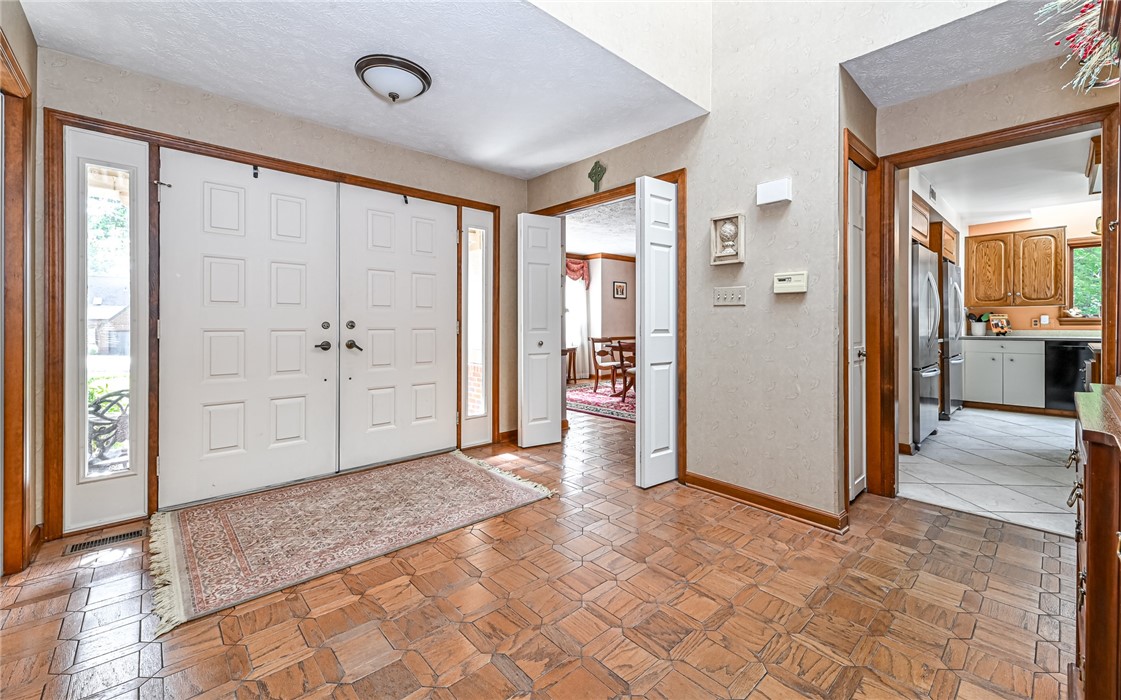 4267 Laurel Ridge Dr