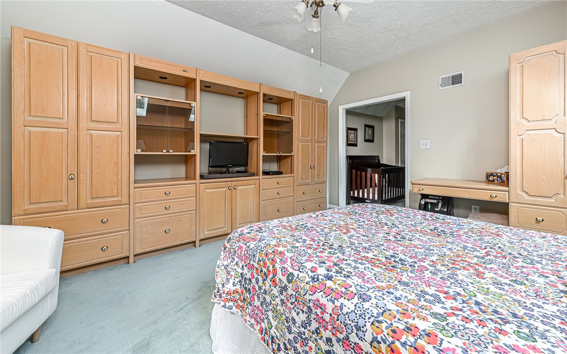 4267 Laurel Ridge Dr