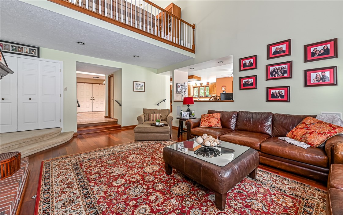 4267 Laurel Ridge Dr