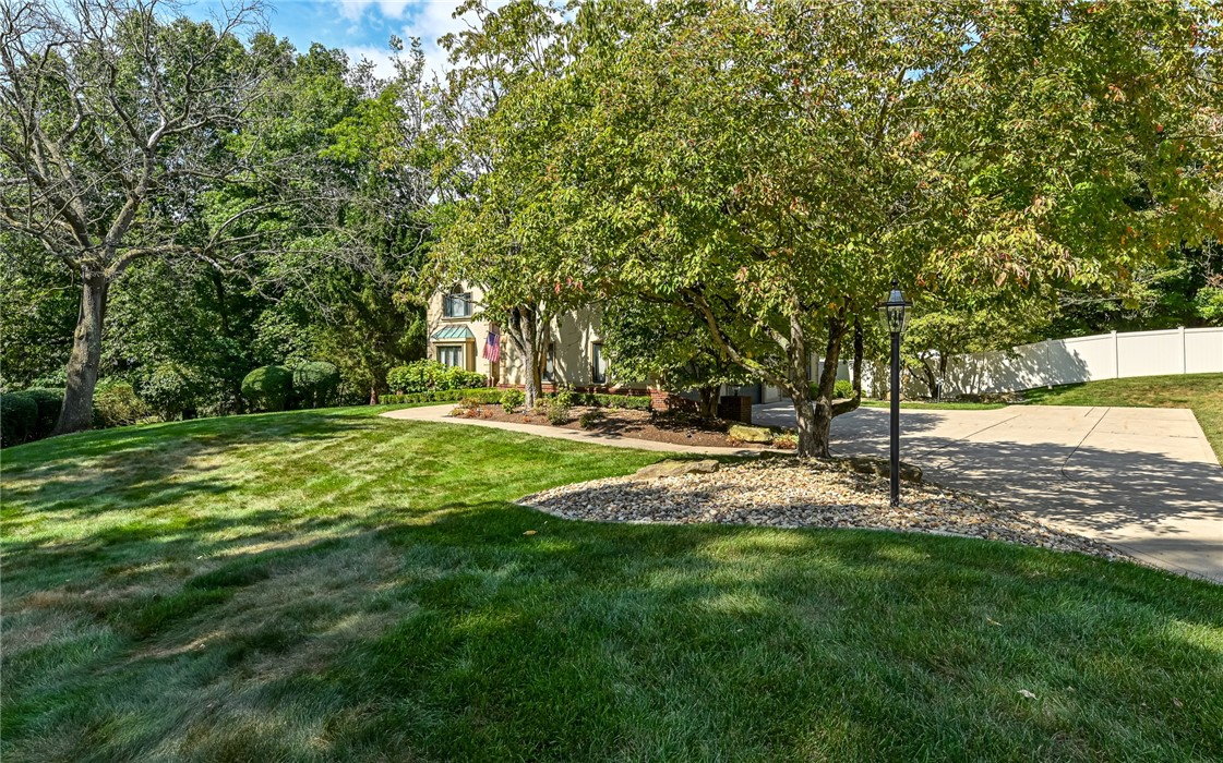 4267 Laurel Ridge Dr