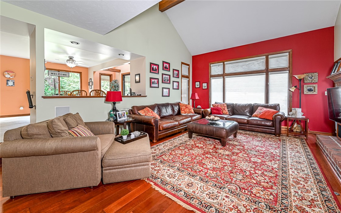 4267 Laurel Ridge Dr