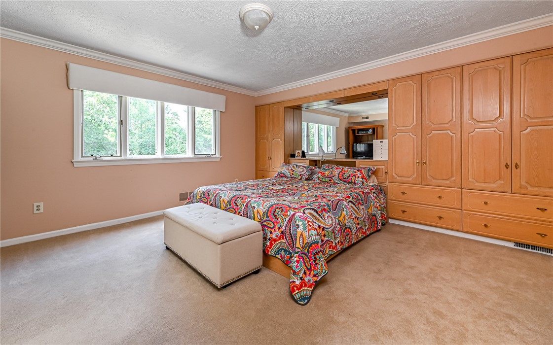 4267 Laurel Ridge Dr