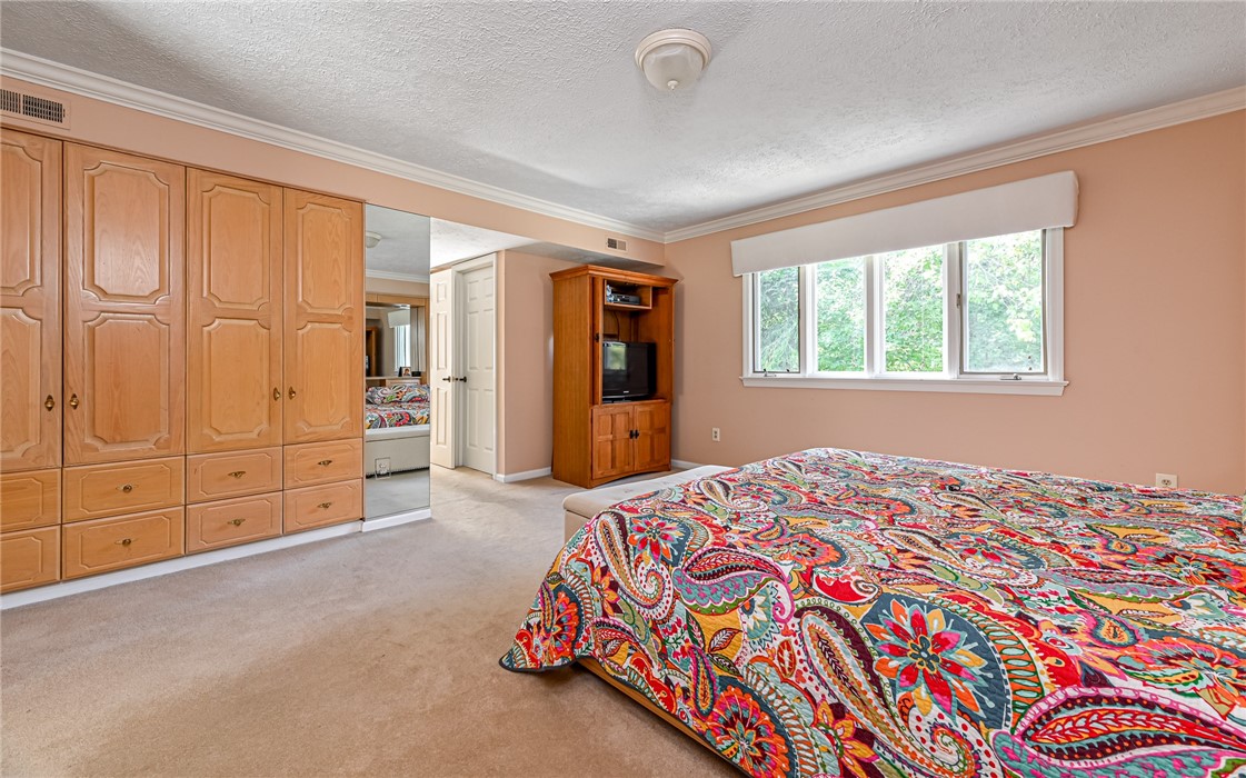 4267 Laurel Ridge Dr