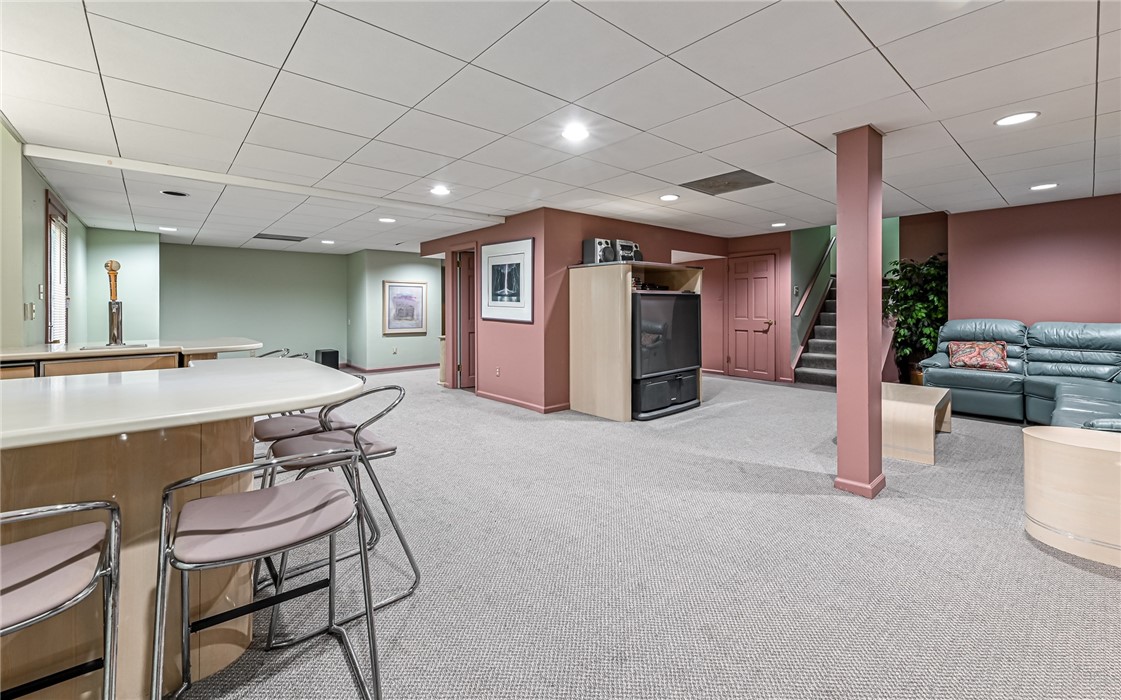 4267 Laurel Ridge Dr