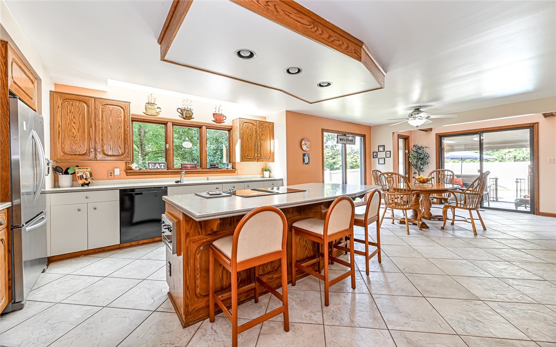 4267 Laurel Ridge Dr