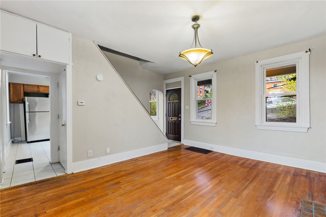 1599 Fallowfield