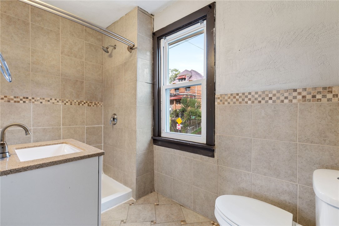 1599 Fallowfield