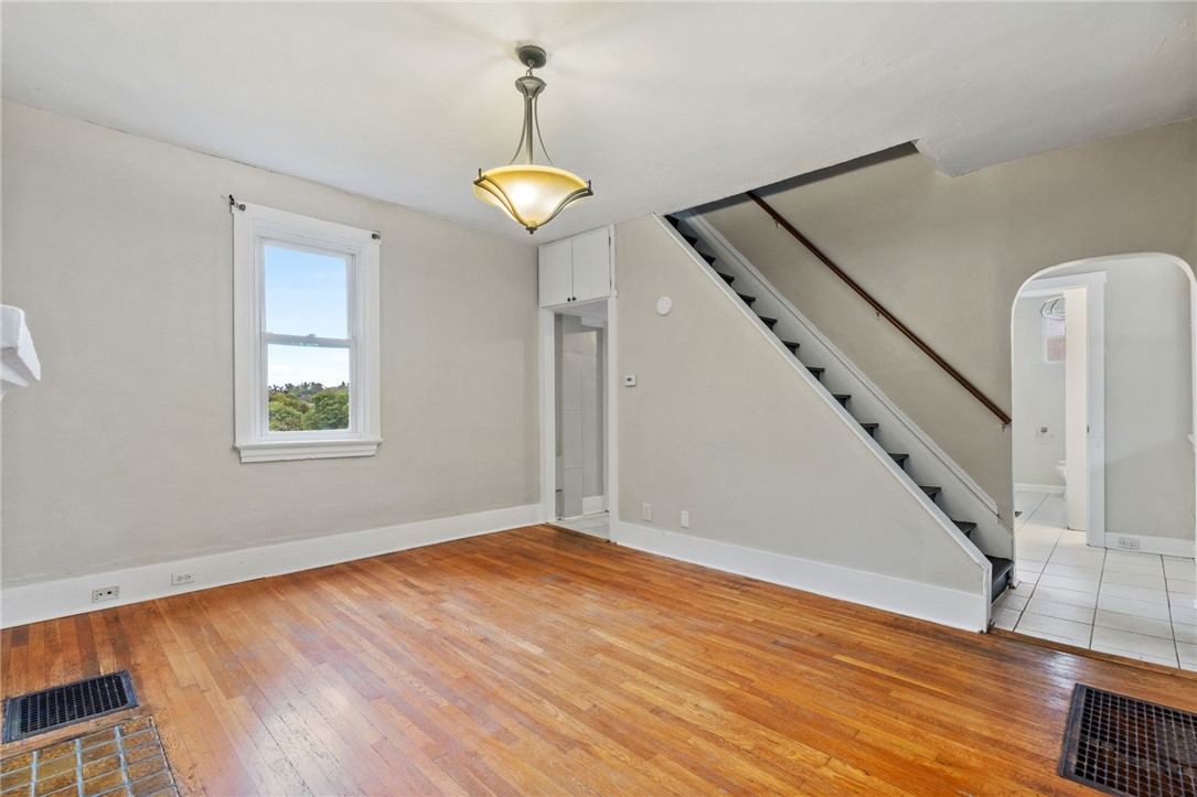 1599 Fallowfield