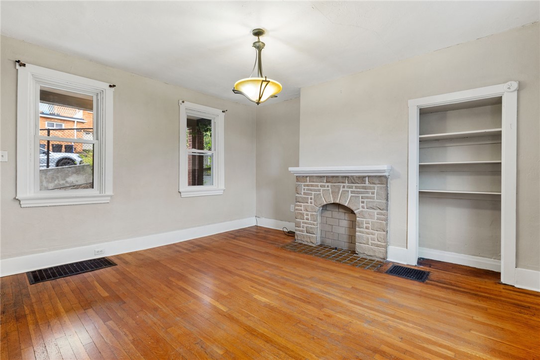 1599 Fallowfield
