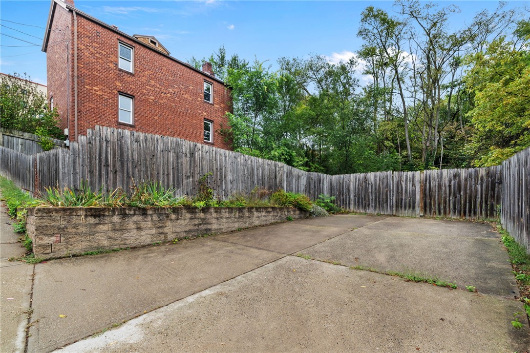 1599 Fallowfield