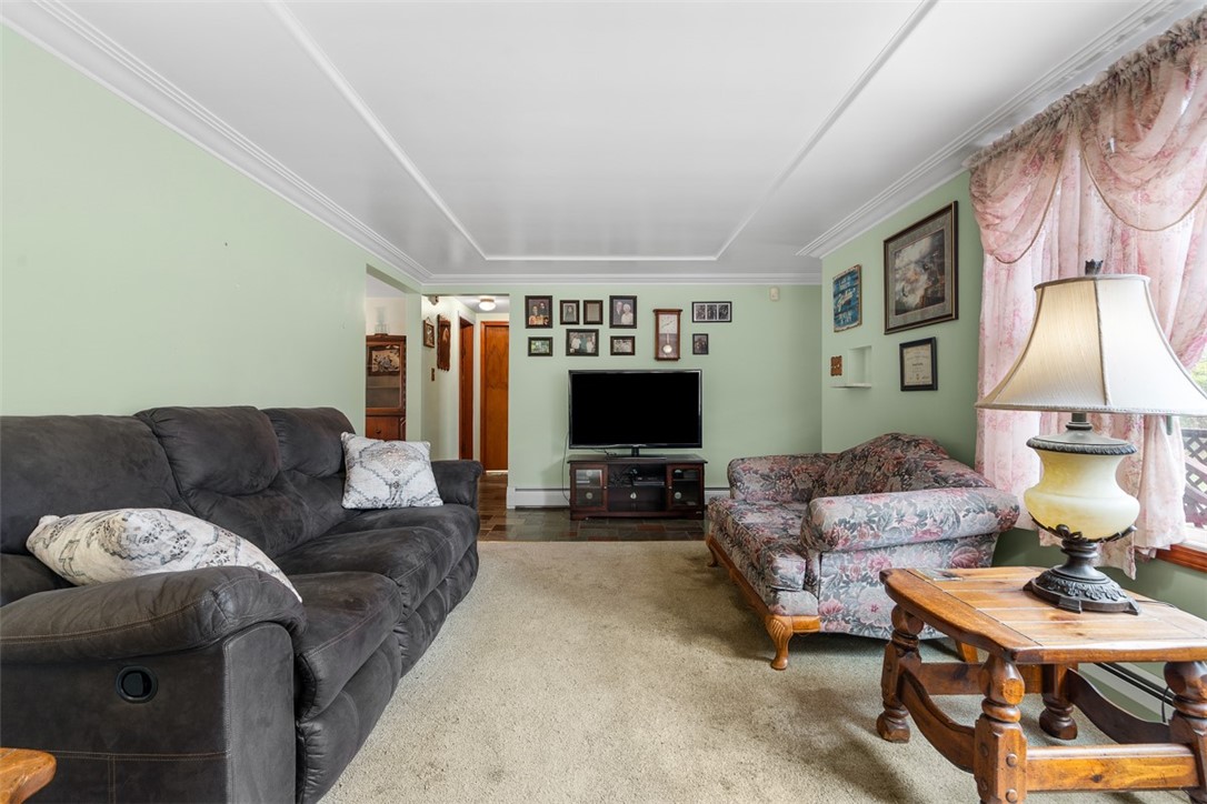13 Deer Hollow Ln