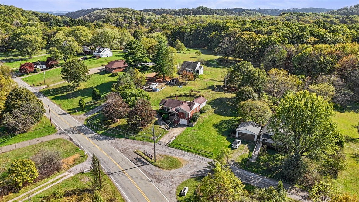 13 Deer Hollow Ln