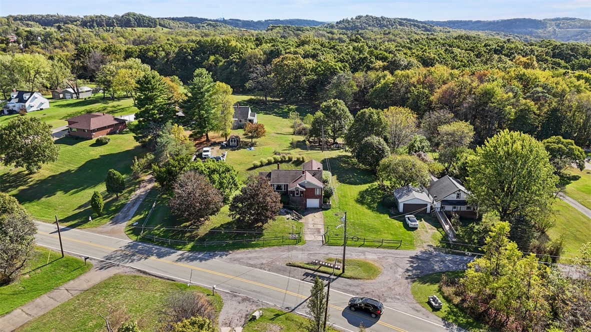 13 Deer Hollow Ln
