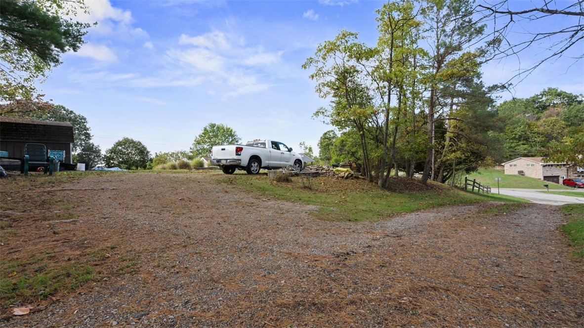 13 Deer Hollow Ln
