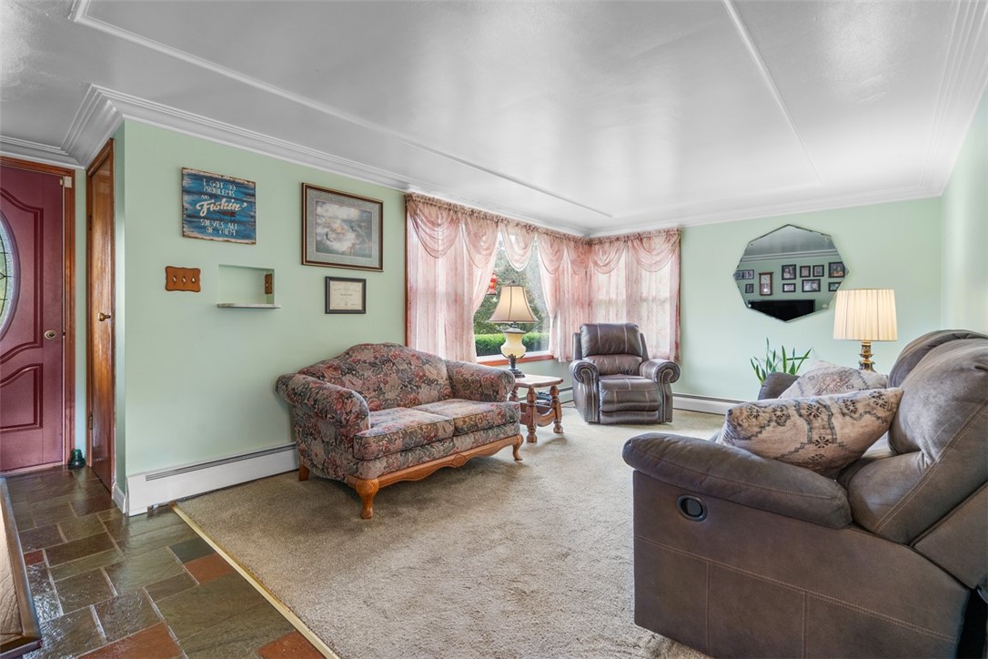 13 Deer Hollow Ln